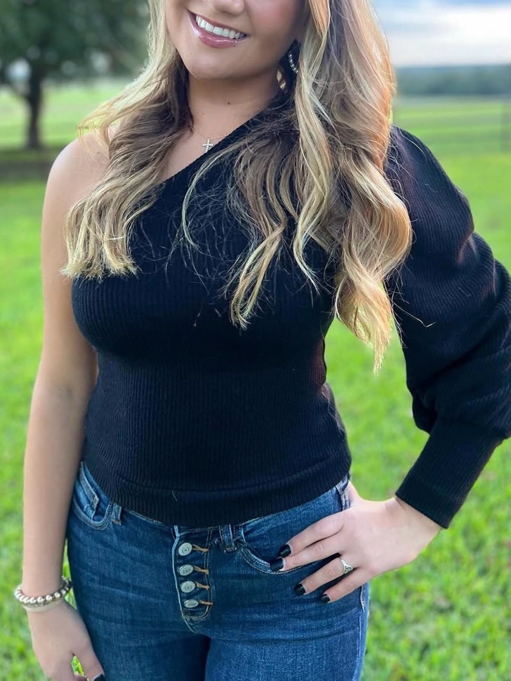 glam Black One-Shoulder Ribbed Sweater Top
